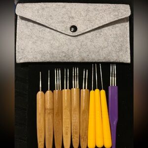 Crochet Hook Set with Felt Case
